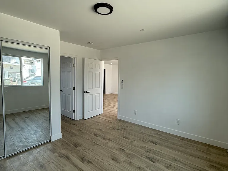 1328 W 87th St #A — Photo 10