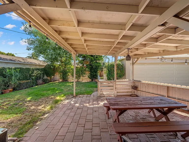4735 Valencia Dr #FRONT — Photo 21
