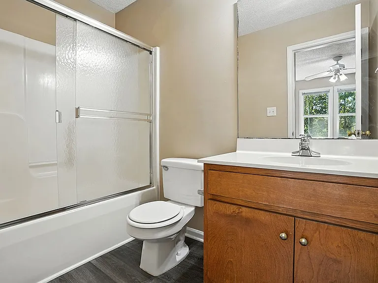 281 Marshbanks St — Photo 8