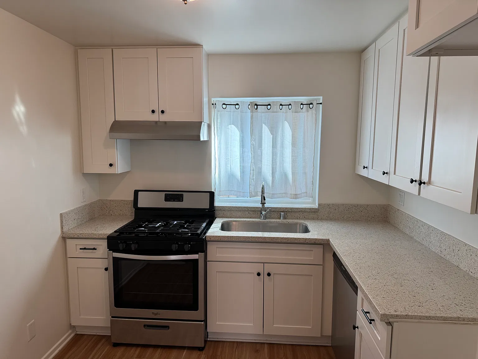 1 bed, 650 sqft, $1,950 — Photo 4