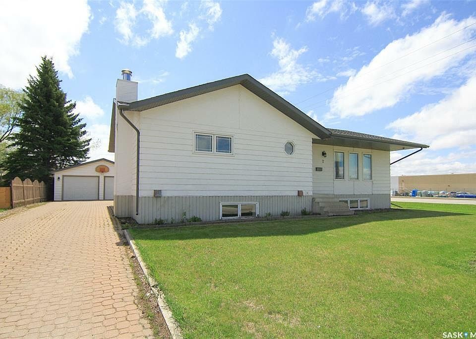 1st image of 2 Morrison Dr