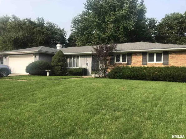 1809 Highwood Ave, Pekin, IL 61554