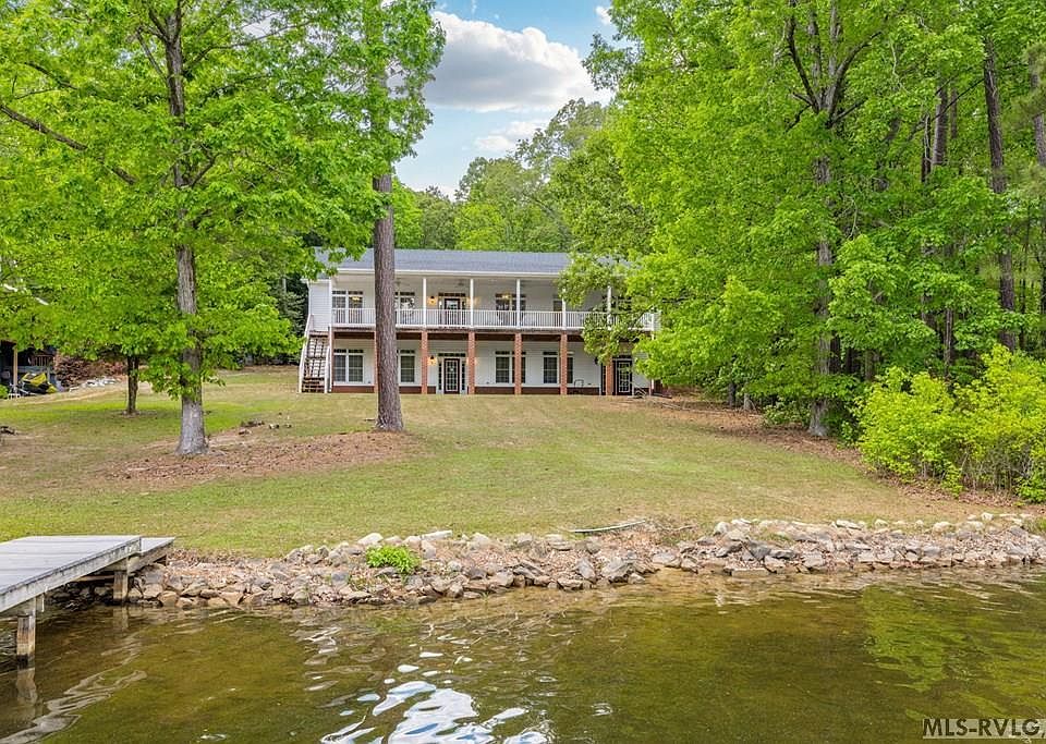 1st image of 120 Oak Dr