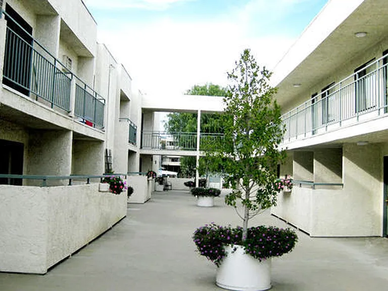 Northridge Place Apartments — Photo 2