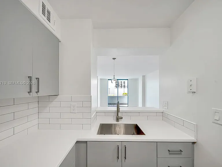 501 SW 1st St #502 — Photo 9