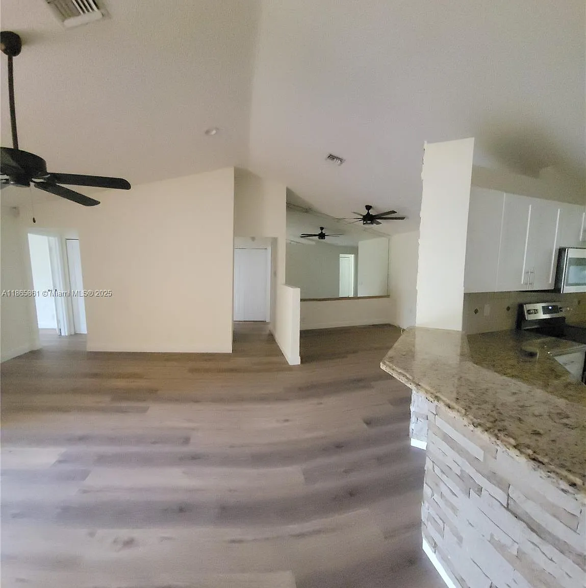 3 bed, 1431 sqft, $3,800 — Photo 3