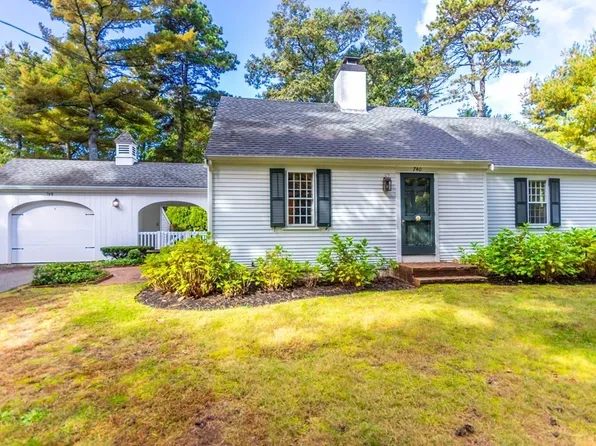 740 Putnam Ave, Barnstable, MA 02630