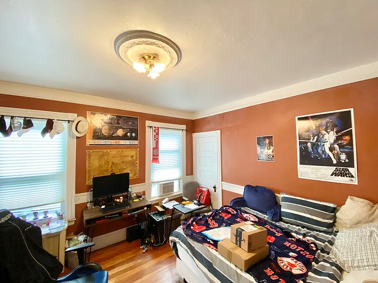 12 Oswald St — Photo 4