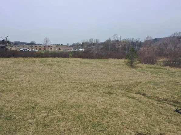 742 S Edgewood Ave, Somerset, PA 15501