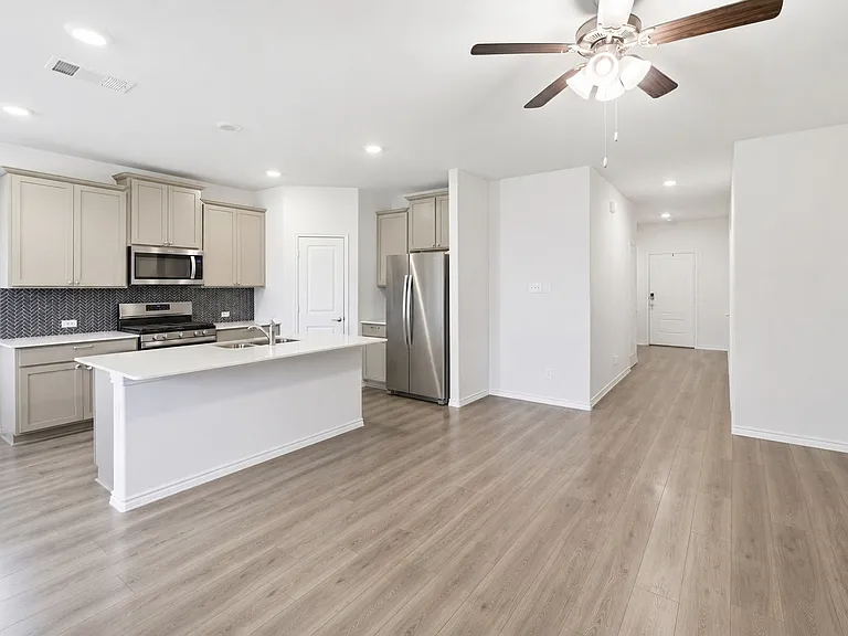 10407 Twisting Springs Dr — Photo 4