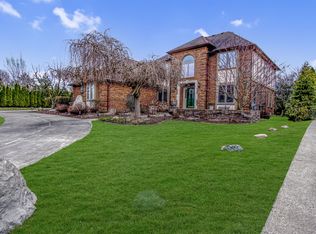 2009 Sundew Dr, Troy, MI 48098