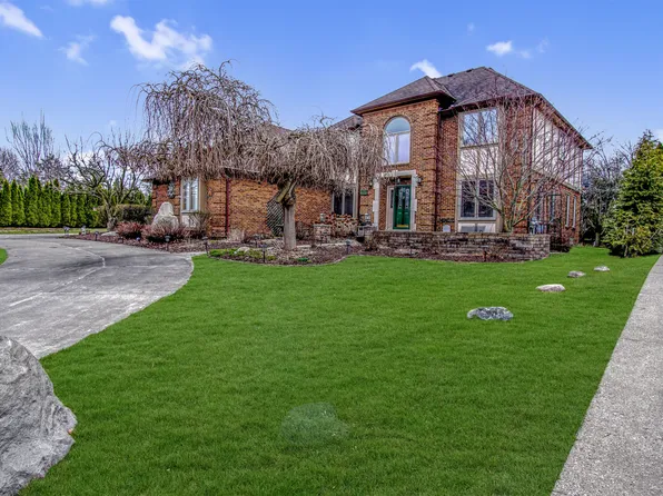 2009 Sundew Dr, Troy, MI 48098