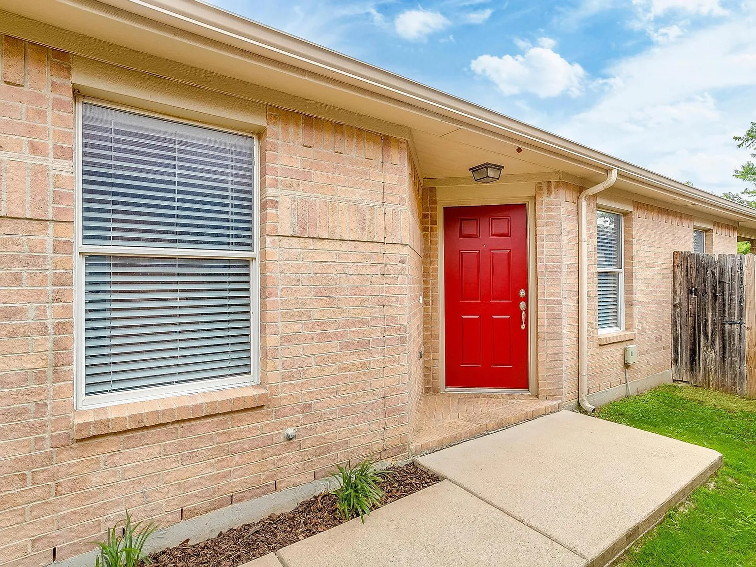 4 bed, 1530 sqft, $1,995 — Photo 3