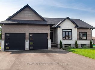 370 Murphy Rd, Petawawa, ON K8H1W8
