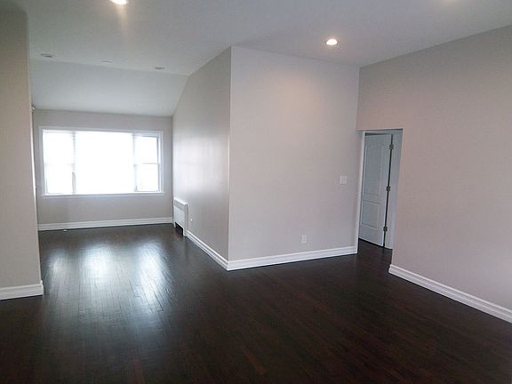 4th image of 41 Thorne Ave