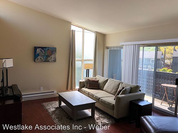 3rd image of 3110 Franklin Ave E APT 105