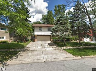 5716 Chaucer Dr, Oak Forest, IL 60452