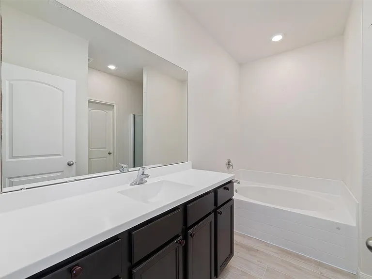 3000 Iron Woods Dr — Photo 19