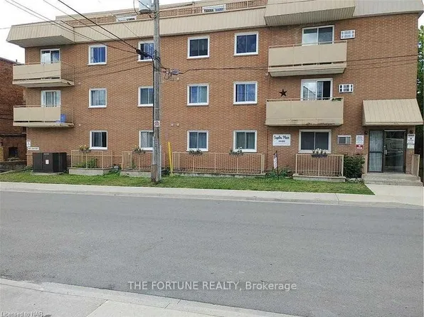 4692 N Crysler Ave #304, Niagara Falls, ON L2E 3V8