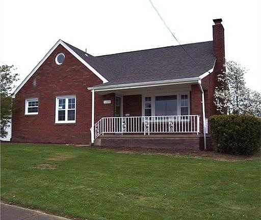2nd image of 1128 Ivanhoe Ave