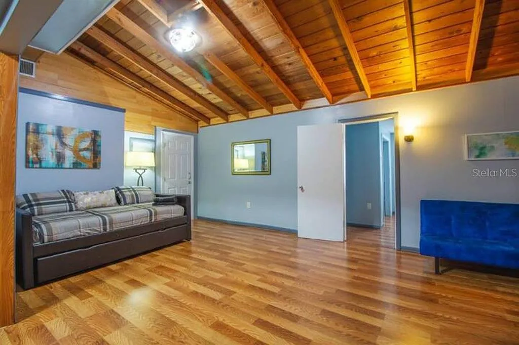 2 bed, 1.0 bath, 2787 sqft, $2,700 — Photo 3