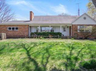1565 Bayview Dr, Norton Shores, MI 49441