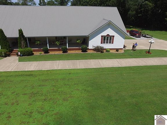 3rd image of 110 Bentwood Dr