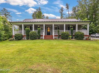 1106 Little Smoky Rd, Gatlinburg, TN 37738