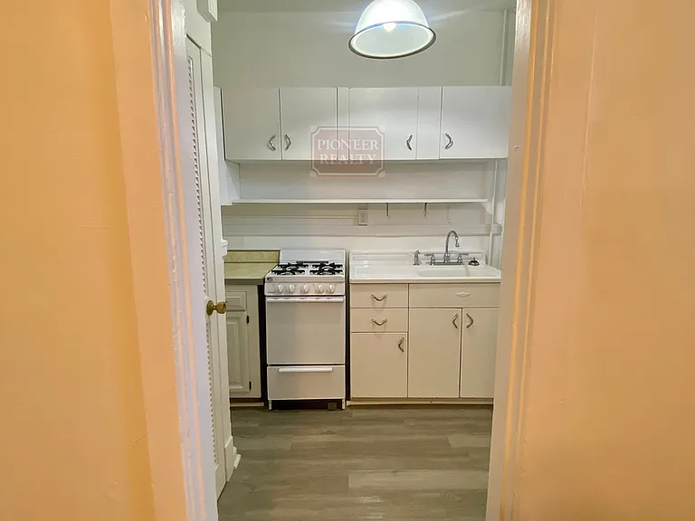 3110 Kensington Ave #8 — Photo 28