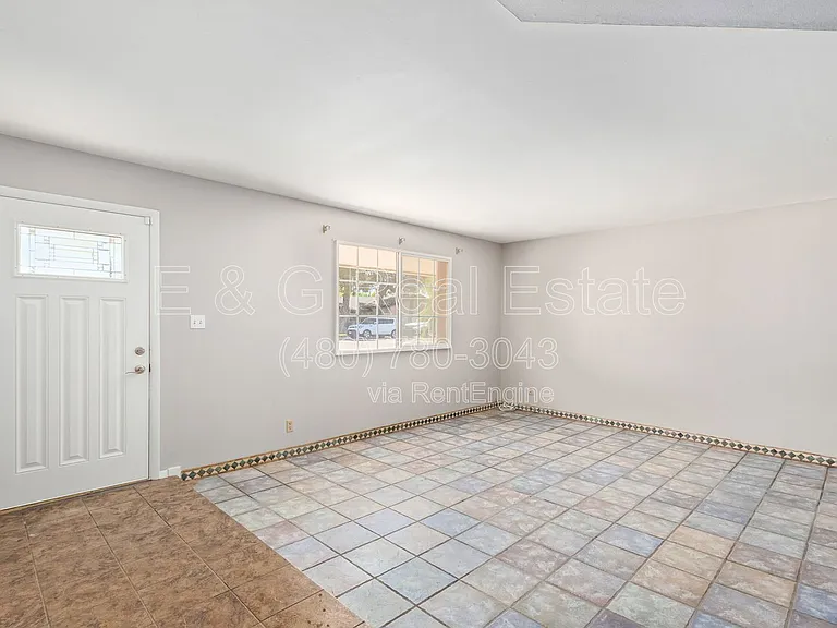 1918 E Palmcroft Dr — Photo 6