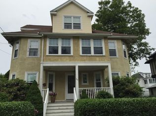 54 Oakley Rd FL 1, Belmont, MA 02478