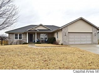 806 Williamson Ave, Chatham, IL 62629