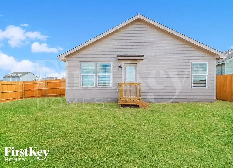 10610 McClintock Dr — Photo 15