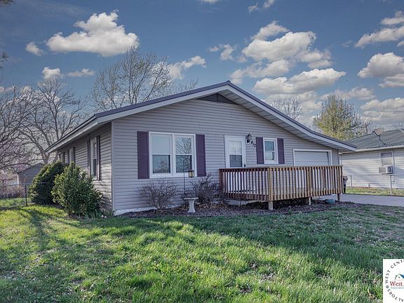 4th image of 410 Crescent Dr