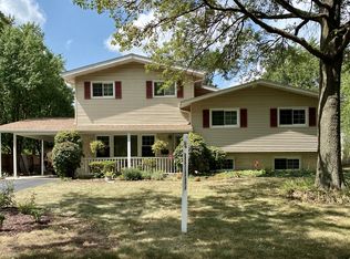 5722 Elm St, Lisle, IL 60532