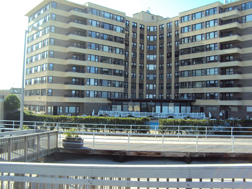 WARWICK CONDO