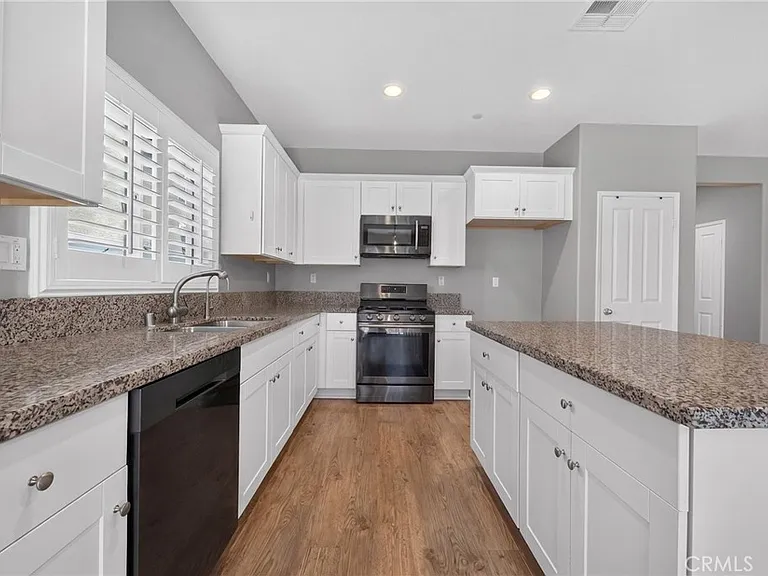 30151 Meadow Oaks St — Photo 2