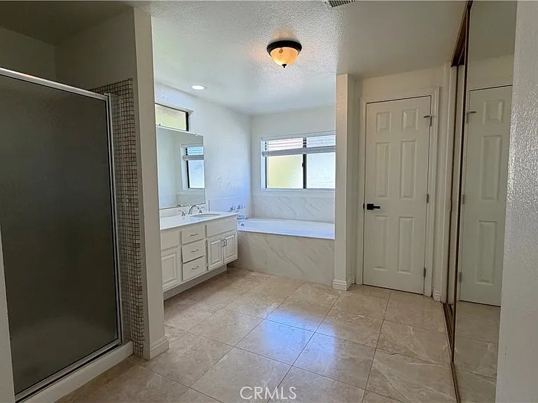1637 Peacock Ln — Photo 15
