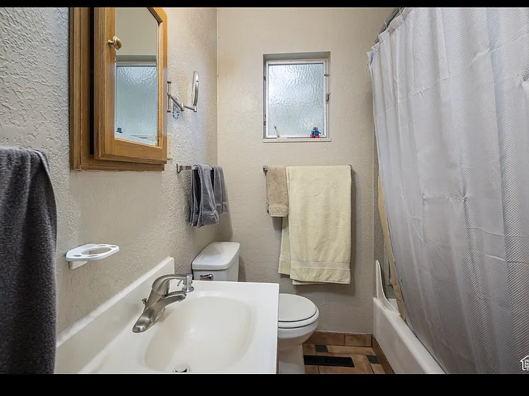 496 Juan Ct — Photo 11