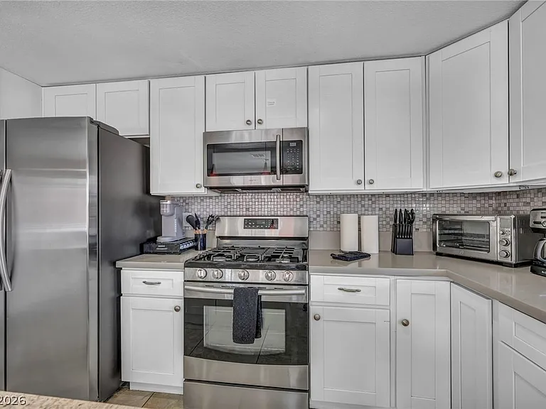 2269 McCoig Ave — Photo 8