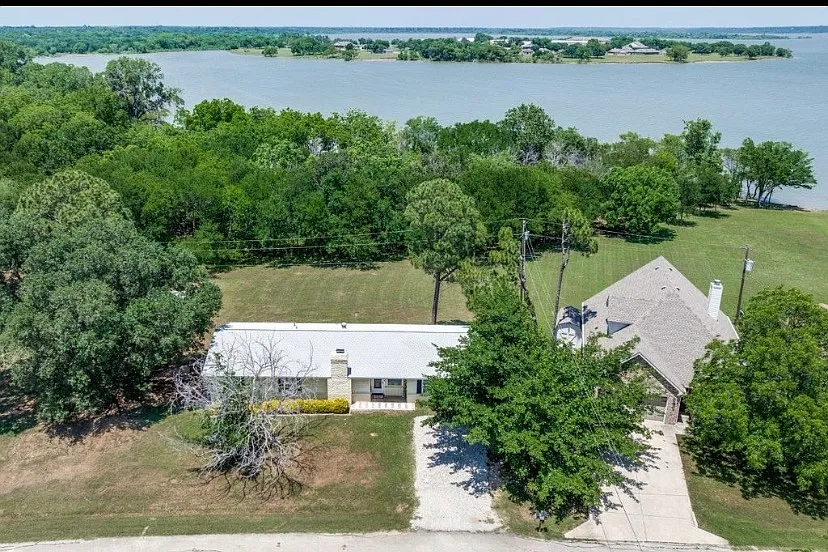104 Cove Dr