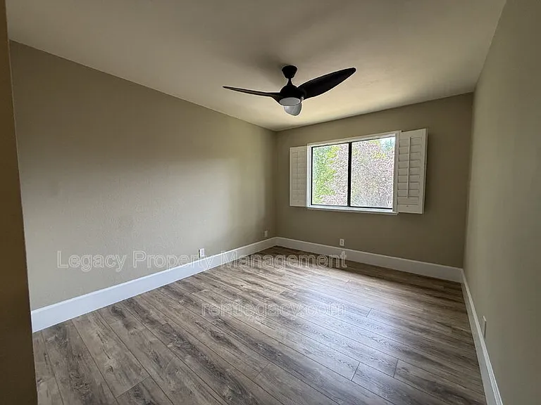 3209 Serra Way — Photo 14