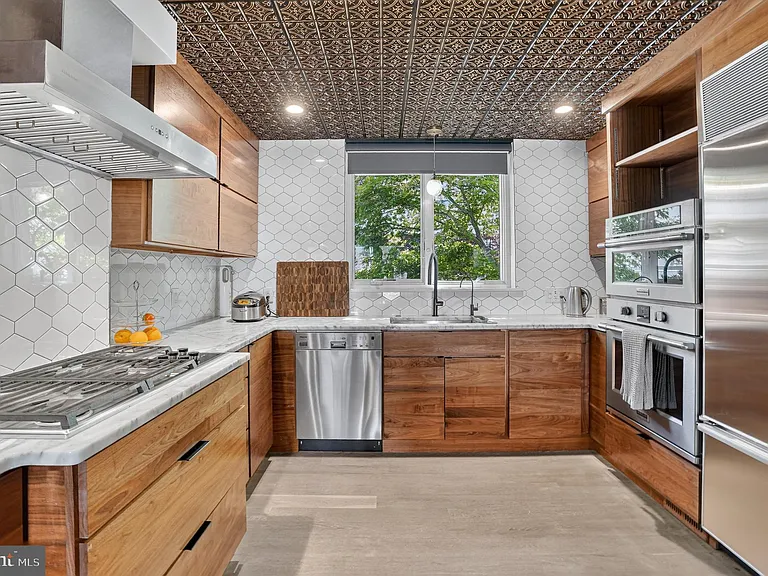 812 Lombard St #4 — Photo 5
