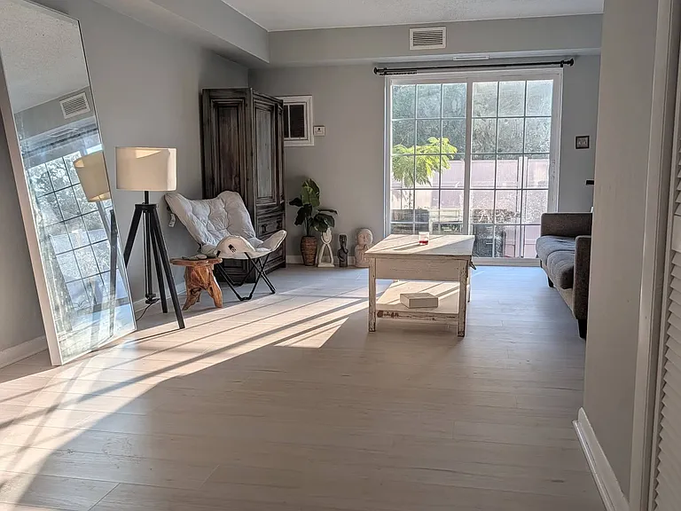 1268 Little Bay Ave #5 — Photo 4