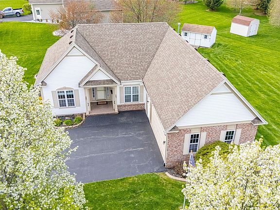 5th image of 108 Arborway Ln