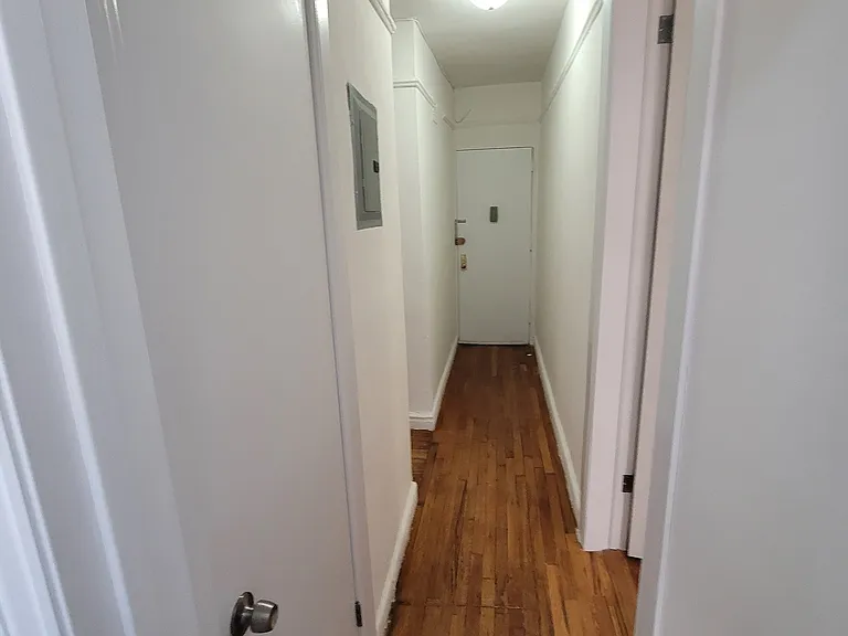 2305 Creston Ave #3B — Photo 12