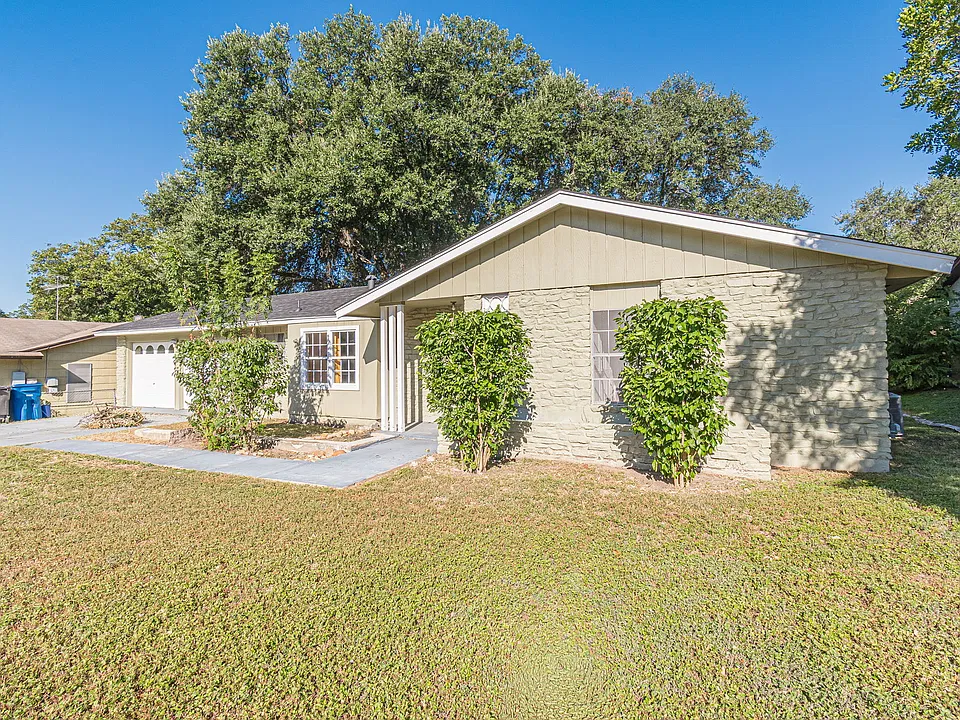 4827 Rollingfield Dr
