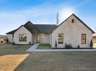 5500 Sagewood Ln, Sapulpa, OK 74066