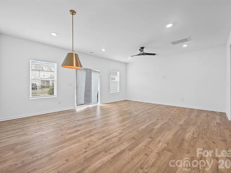328 Drawbar Dr — Photo 8