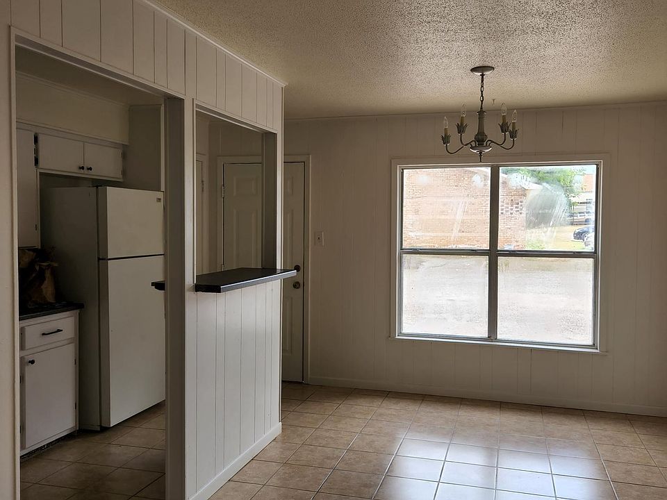1st image of 102 S Church St #3